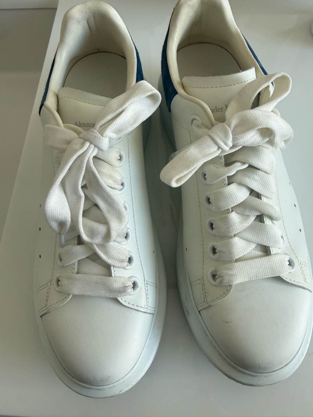 Alexander McQueen White Leather Sneakers with blue heel - Picture 8 of 8